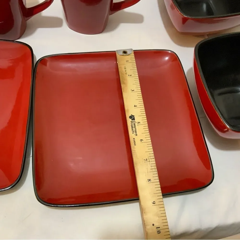 Home Trends Rave Red 2 dinner plates 2 Square Bowls 2 mugs set of 6 G19
